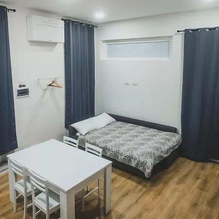 Ca' Garibaldi - Centralissimo 500mt Da Palazzo Reale *